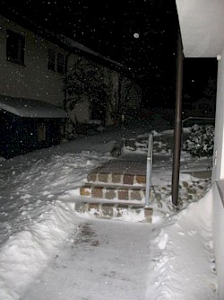 Schnee vor der Wohnung in Oberkochen